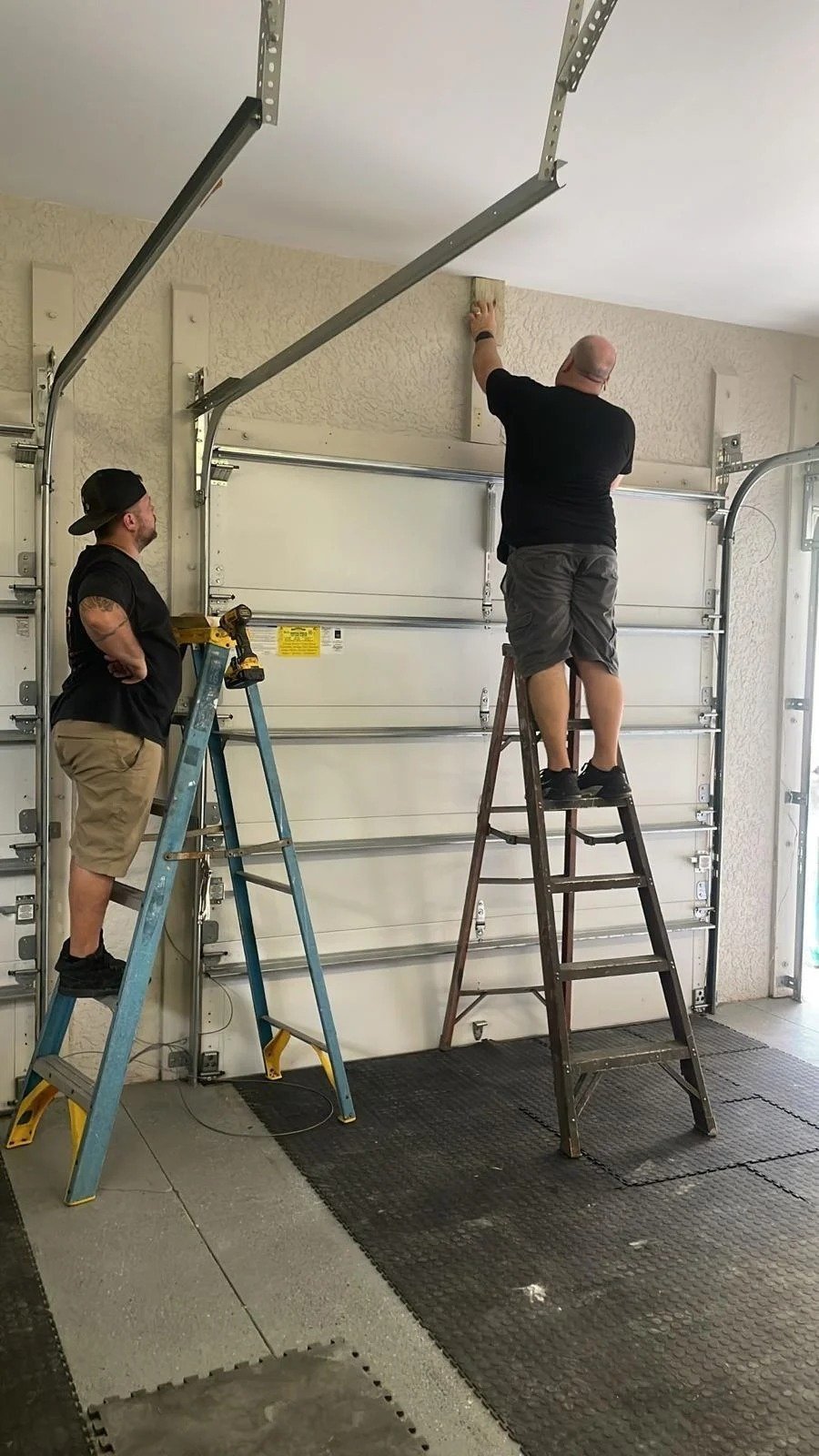 Garage door repair work, gallery photo 6
